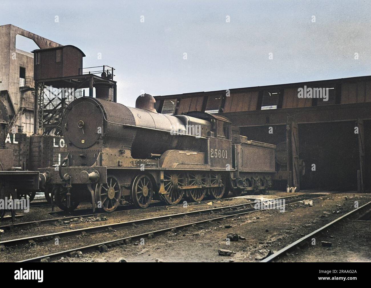 Machine à vapeur et tendre sur une voie ferrée. Banque D'Images