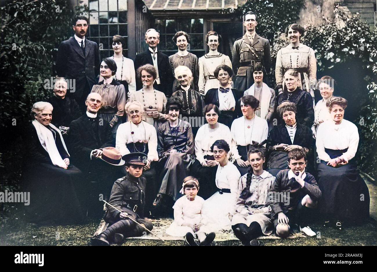 Un groupe familial, c. 1915. Photographie Banque D'Images Un groupe familial, c. 1915. Photographie Banque D'Images