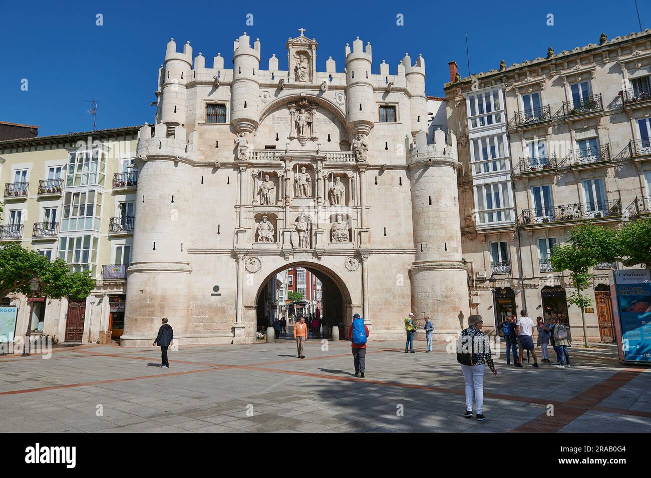 Vue sur l'arche de Santa Maria et la cathédrale de Burgos en arrière-plan, Espagne, Europe Banque D'Images
