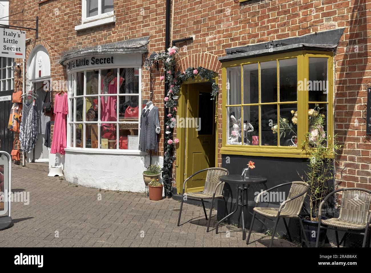 Boutiques en façade avec fenêtre Bow à Sheep Street Stratford upon Avon, Angleterre Banque D'Images