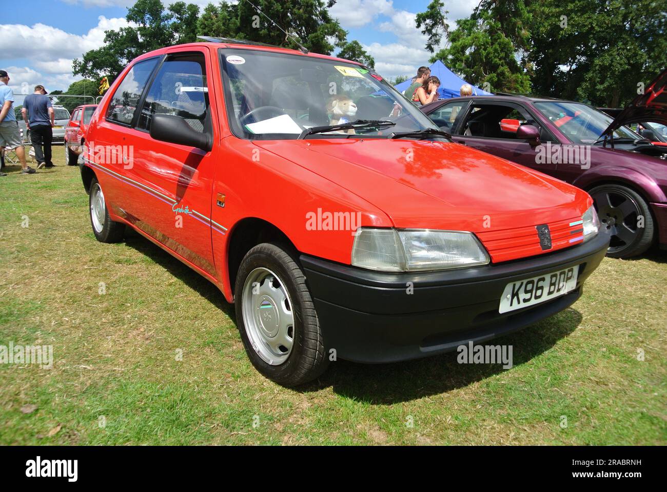 Peugeot 106 xn Banque de photographies et d’images à haute résolution ...