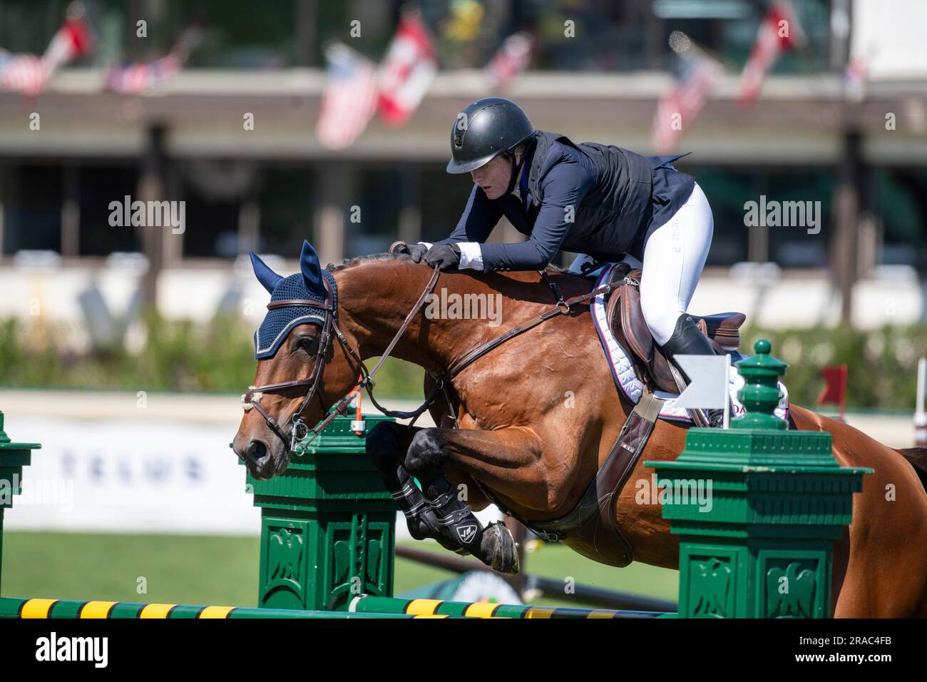 Calgary (Alberta), Canada, le 2 juillet 2023. Virginia Bonnie (États-Unis) à cheval Efodea, CSI Pan American, Spruce Meadows - West Canadian Cup Banque D'Images
