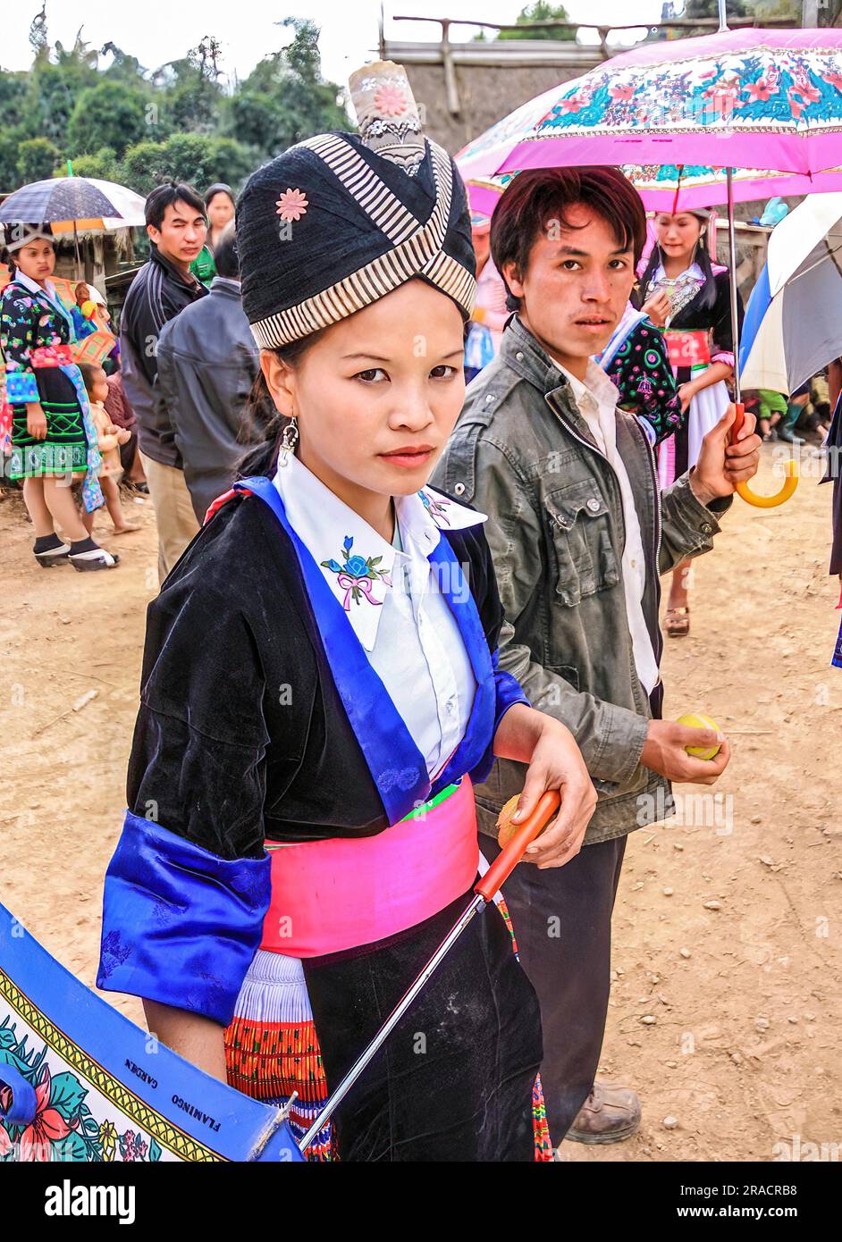 Jeune femme Hmong le nouvel an Banque D'Images