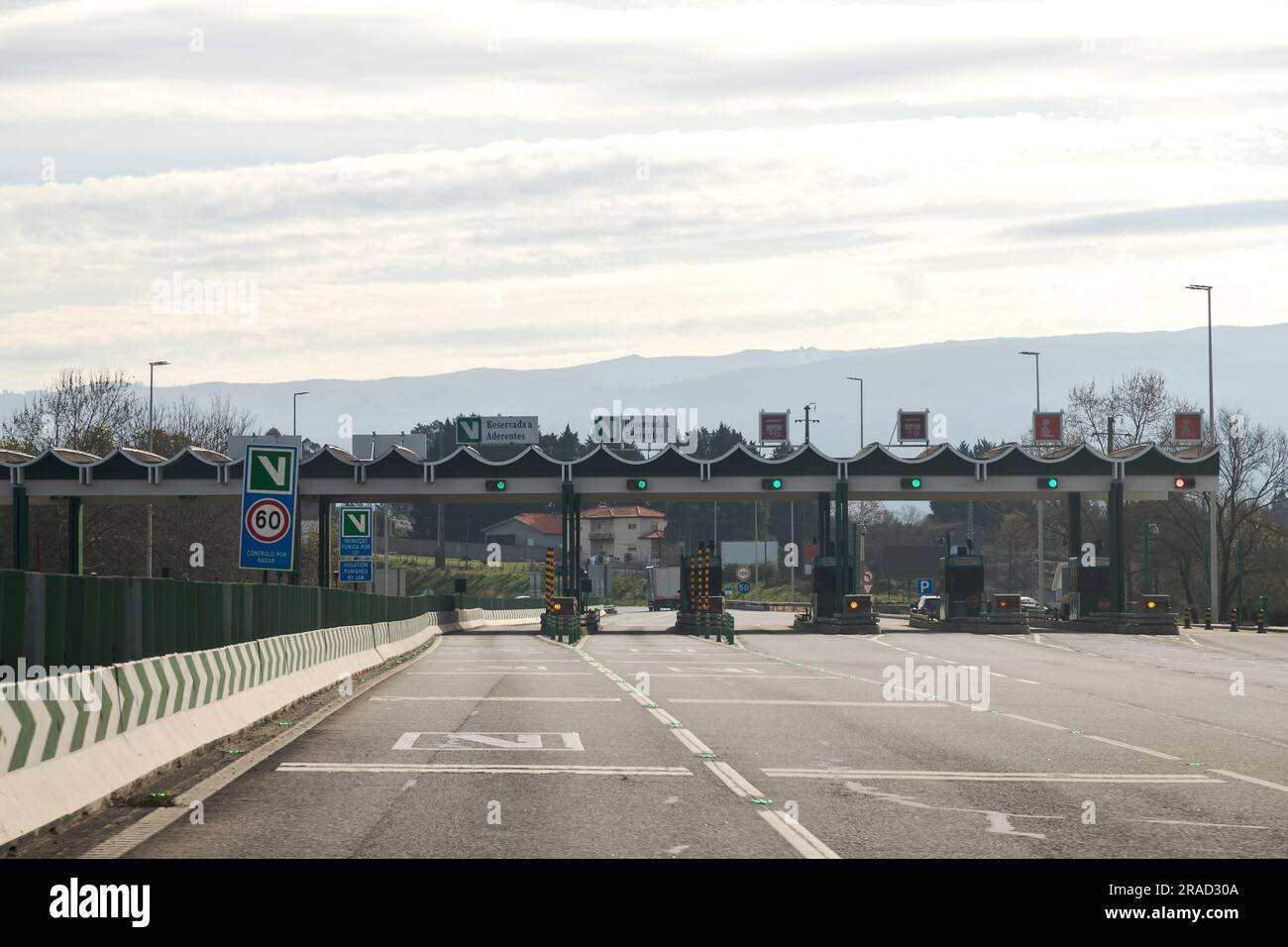 Image d'une section de l'autoroute A4, autoroute transmontana, Porto, Vila Real, Portugal. Section des péages, frais. Banque D'Images