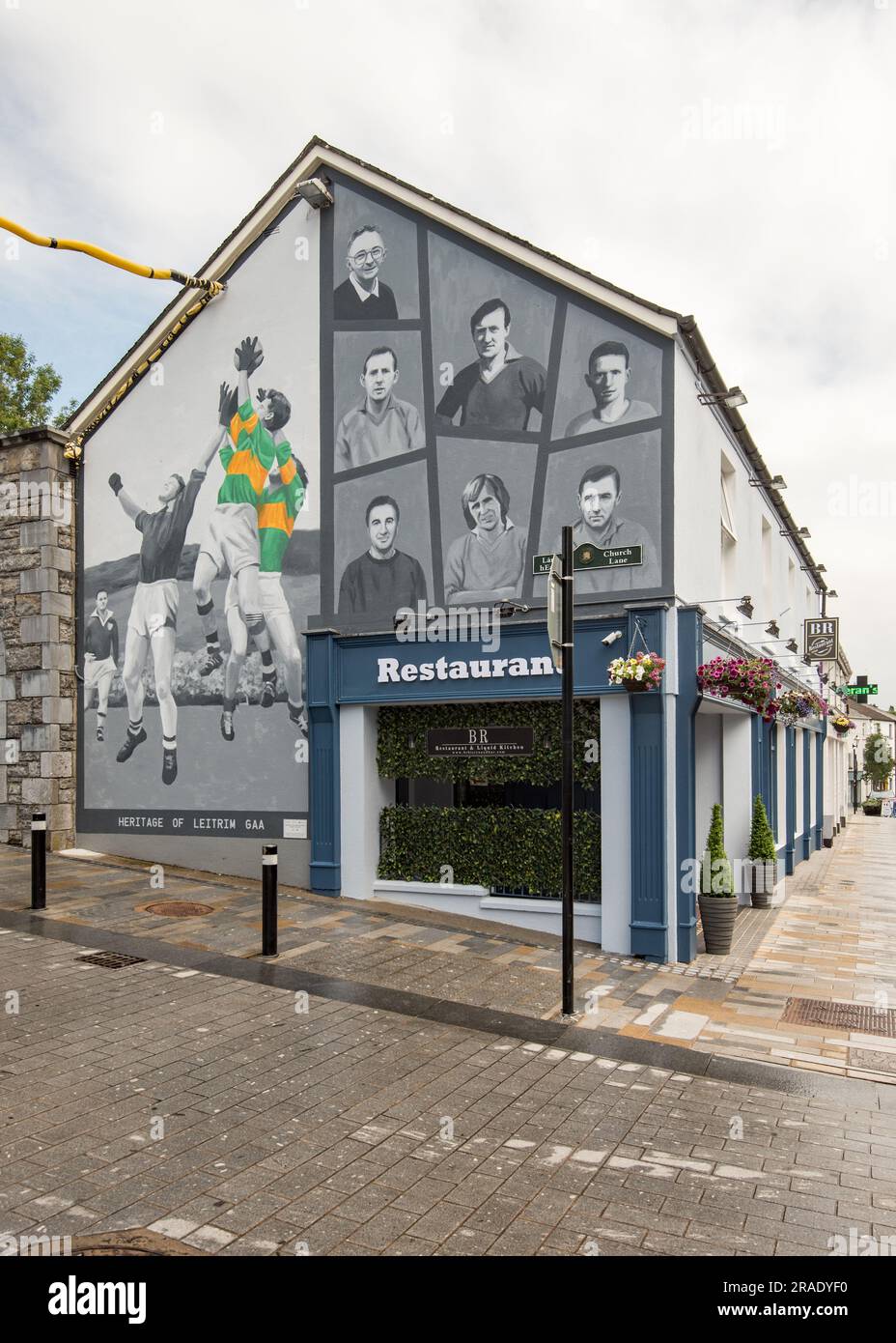 La fresque de paddy's Bat sur un mur de toit à Carrick-on-Shannon. Banque D'Images