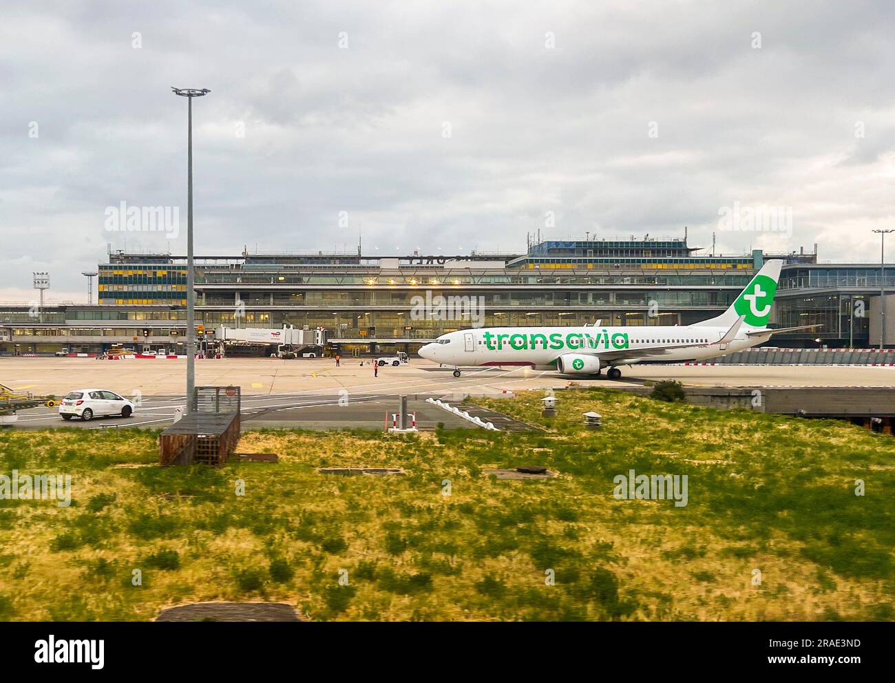 Aéroport de Paris-Orly, compagnie low cost sur Tarmac, terminal low cost de la compagnie aérienne Transavia, vue Banque D'Images