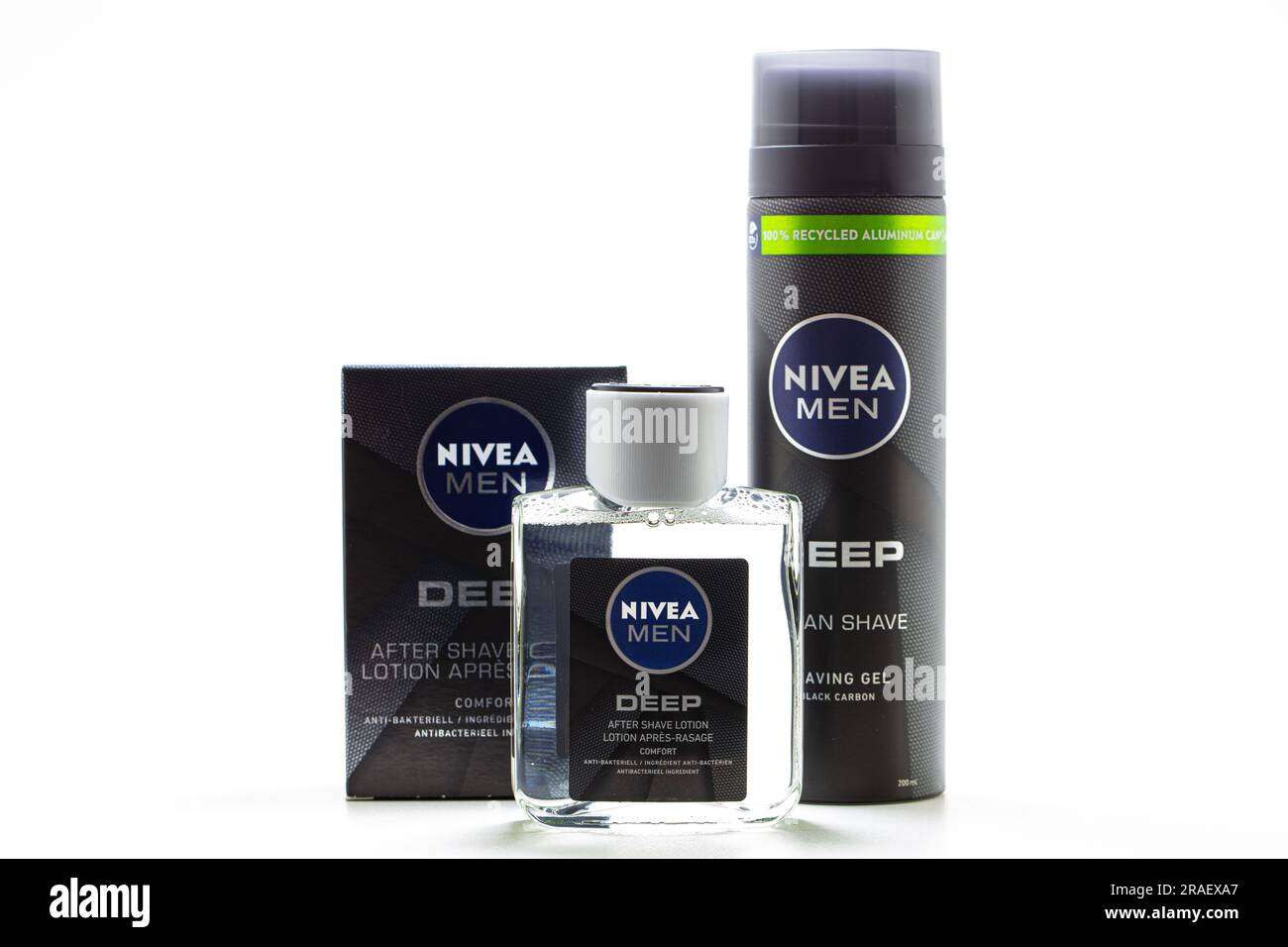 Berlin, Allemagne - 30 juin 2023: NIVEA Men Deep Clean Shave gel and After  shave Lotion on White background Photo Stock - Alamy