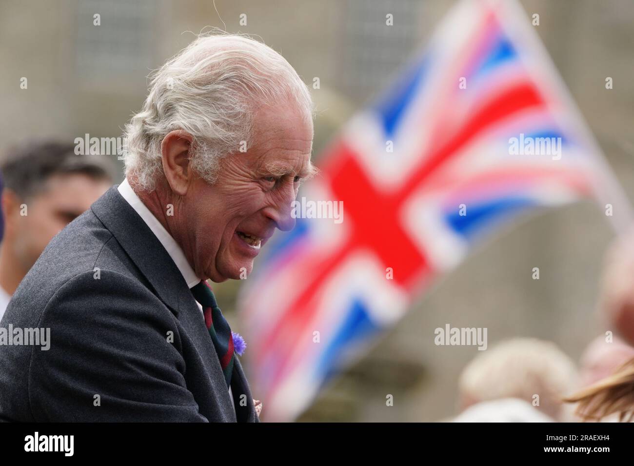 Le roi Charles III rencontre le public lors de sa visite à la Maison Kinneil à Édimbourg, marquant la première semaine de Holyrood depuis son couronnement. Date de la photo: Lundi 3 juillet 2023. Banque D'Images