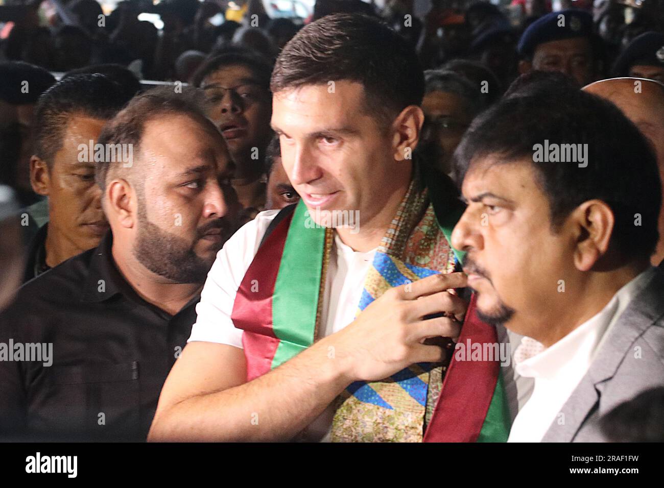 03 juillet 2023, Kolkata, Inde: Emiliano Martinez, gardien de but de l'équipe nationale Argentine de football, a remporté la coupe du monde, à son arrivée à l'aéroport international de Netaji Subhas Chandra Bose. Sur 03 juillet 2023 à Kolkata, Inde (Credit image: © Dipa Chakraborty/eyepix via ZUMA Press Wire) USAGE ÉDITORIAL SEULEMENT! Non destiné À un usage commercial ! Banque D'Images