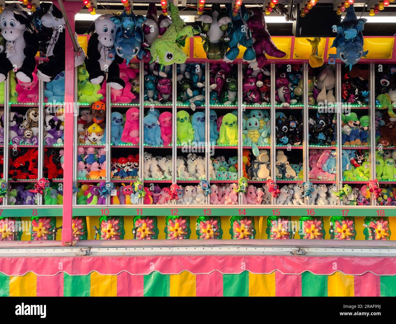 Prix animaux en peluche au parc d'attractions Banque D'Images