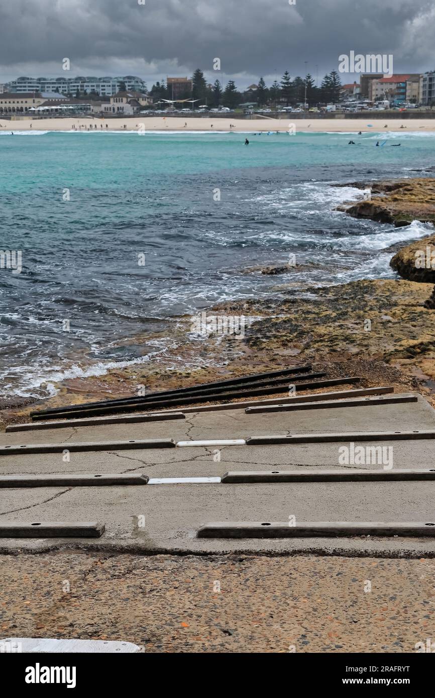 730 rampe de bateau à claire à Ben Buckler Headland, North Bondi Beach en arrière-plan. Sydney-Australie. Banque D'Images