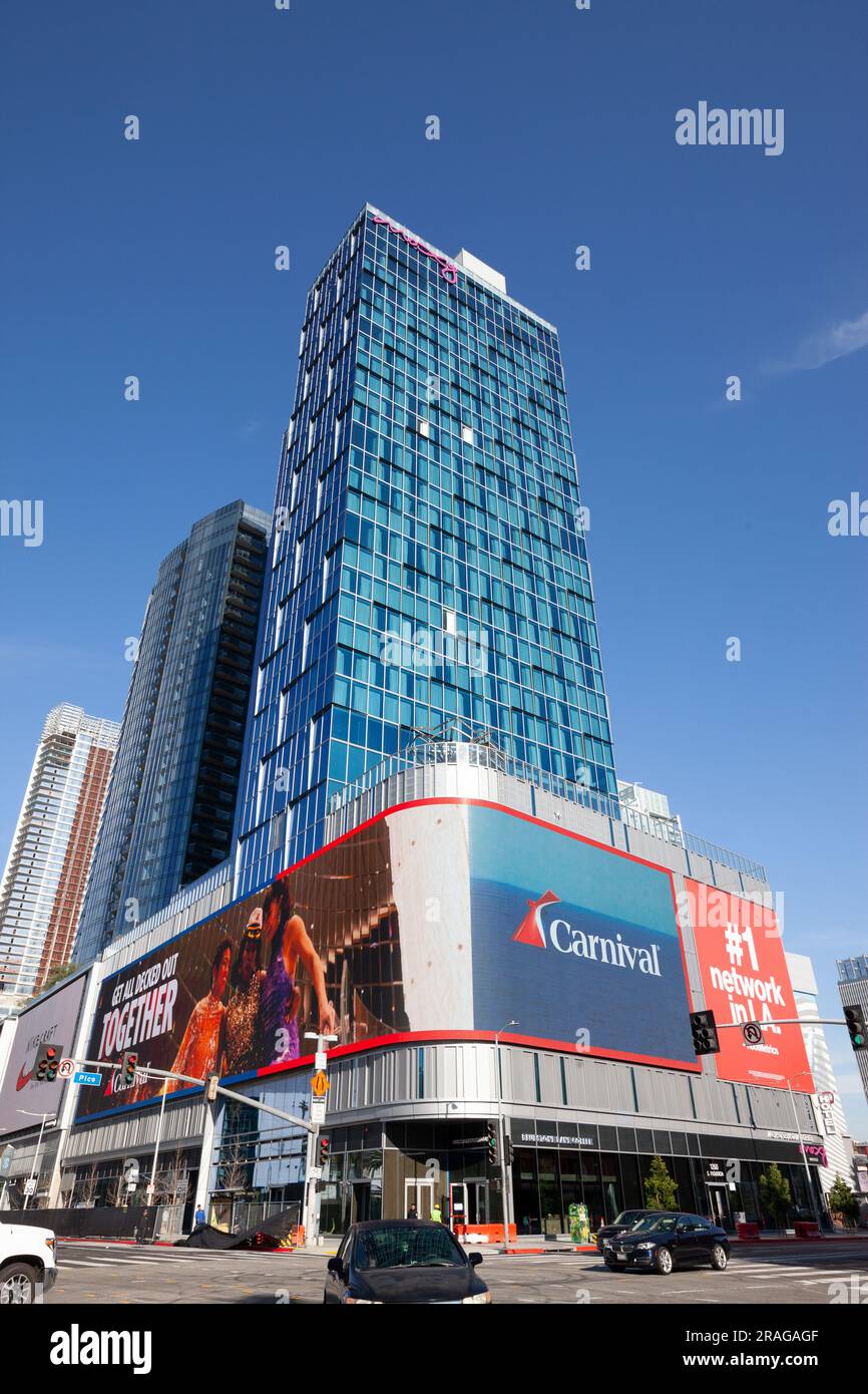Moxy, Circa LA et le complexe non fini Oceanwide à L.A. Vivez dans le centre-ville de Los Angeles, Californie, États-Unis Banque D'Images Moxy, Circa LA et le complexe non fini Oceanwide à L.A. Vivez dans le centre-ville de Los Angeles, Californie, États-Unis Banque D'Images