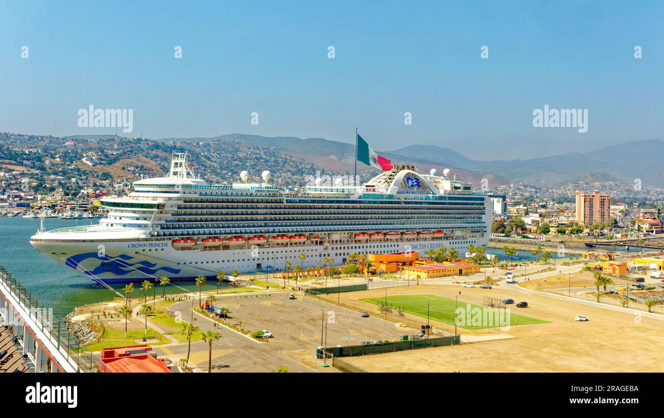 ENSENADA, MEXIQUE - 28 avril 2023: Princess Cruises est une ligne de croisière appartenant à Carnival Corporation et est constituée aux Bermudes et a son siège social à Banque D'Images