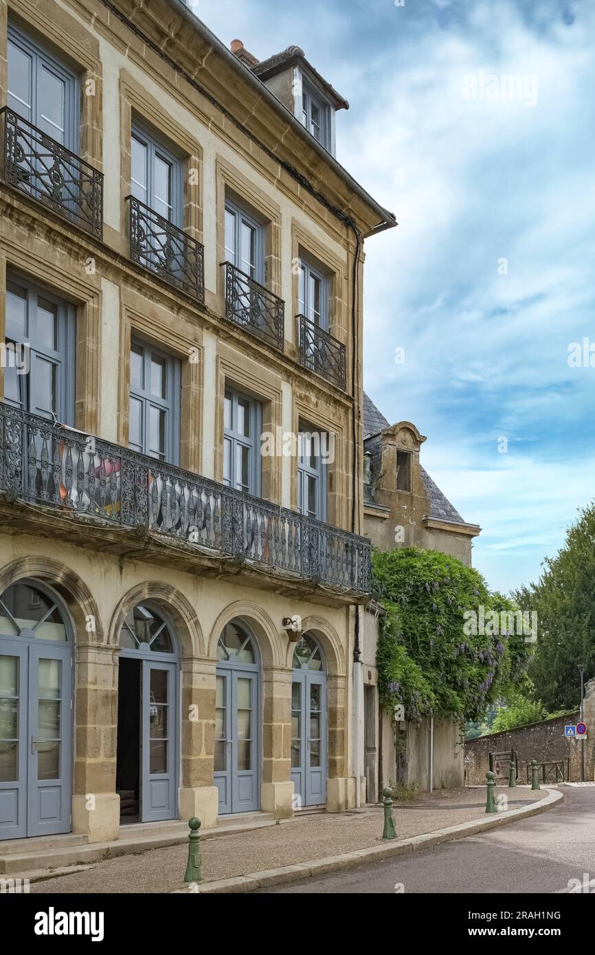 Autun, cité médiévale en Bourgogne, belle maison au centre Banque D'Images