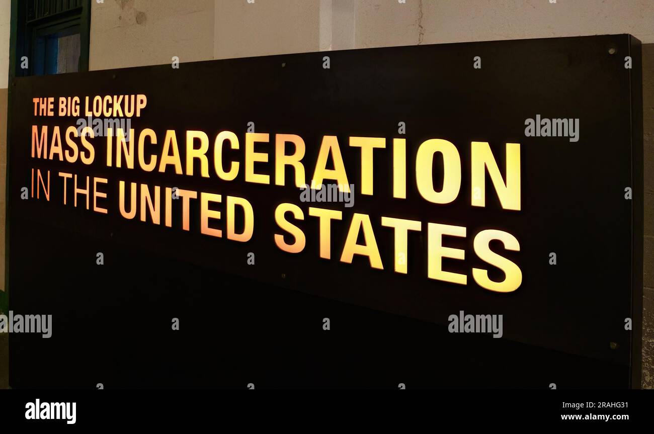Le Big Lockup Mass Encration aux États-Unis a illuminé l'exposition de la prison d'Alcatraz Federal Penitentiary San Francisco California USA Banque D'Images