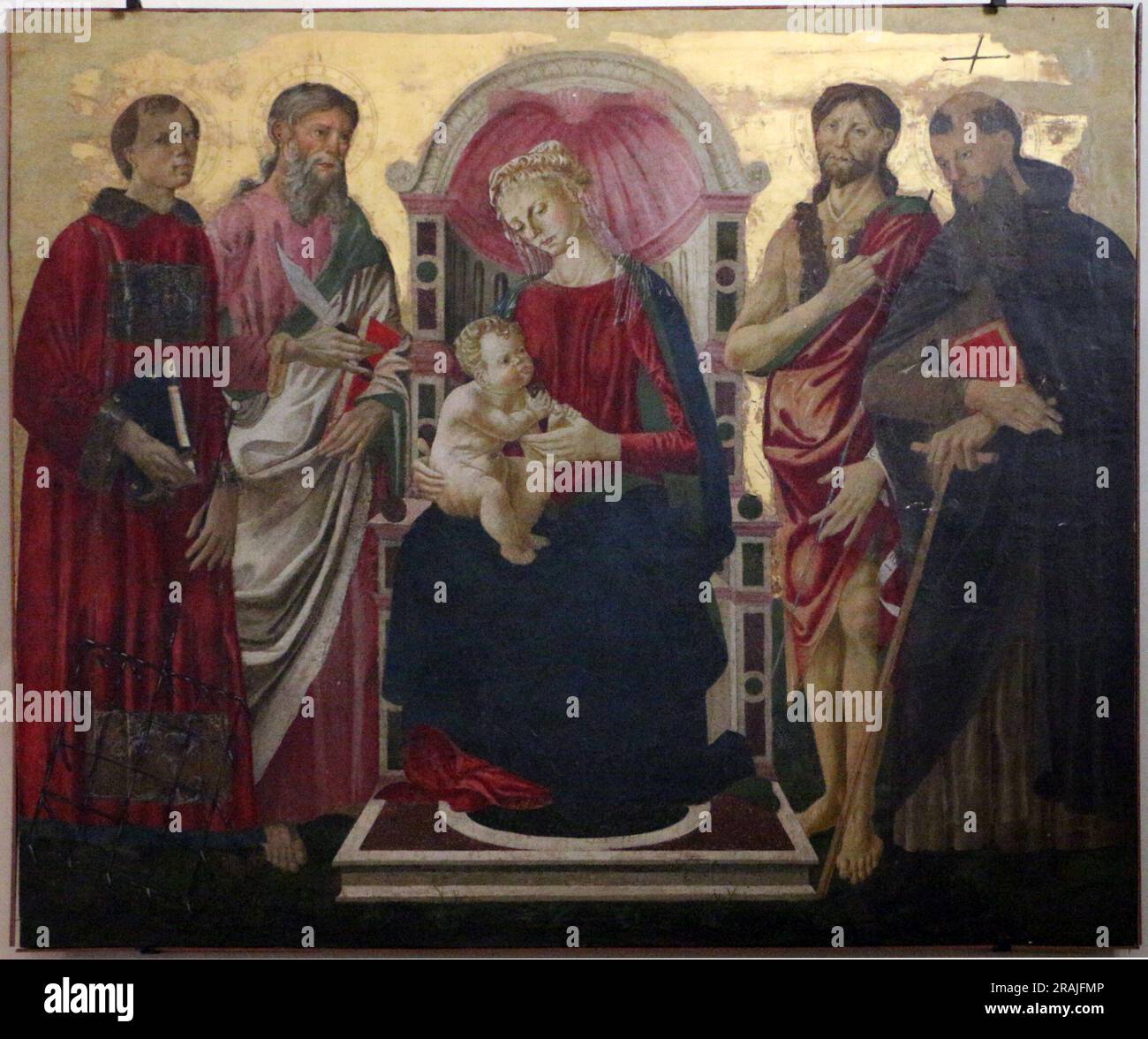 Madonna col Bambino, tra i art. Lorenzo, Bartolomeo, Giovanni Battista e Antonio Abate par Francesco Botticini Banque D'Images