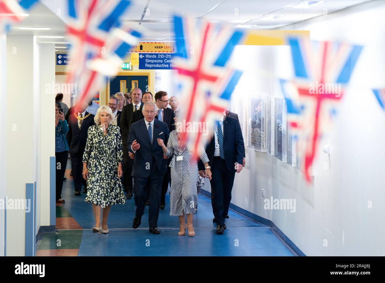 Le roi Charles III et la reine Camilla arrivent pour une visite à l'infirmerie royale d'Édimbourg, pour célébrer les 75 ans du NHS au NHS Lothian, dans le cadre de la première semaine d'Holyrood depuis son couronnement. Date de la photo: Mardi 4 juillet 2023. Banque D'Images