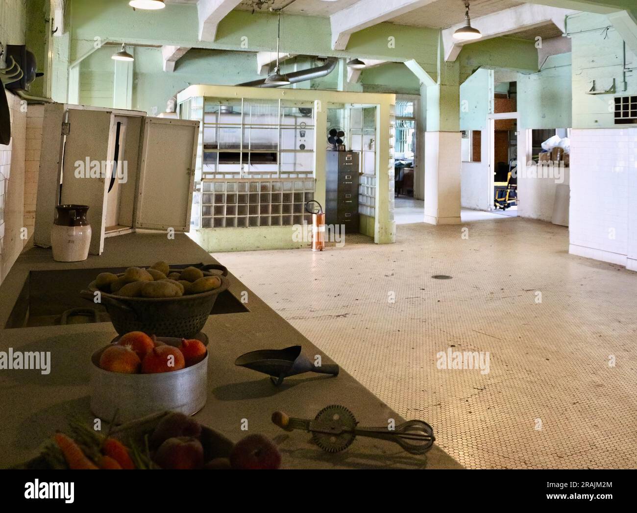 Préparation des aliments et coin cuisine Alcatraz Federal Pénitencier Alcatraz Island San Francisco Californie États-Unis Banque D'Images