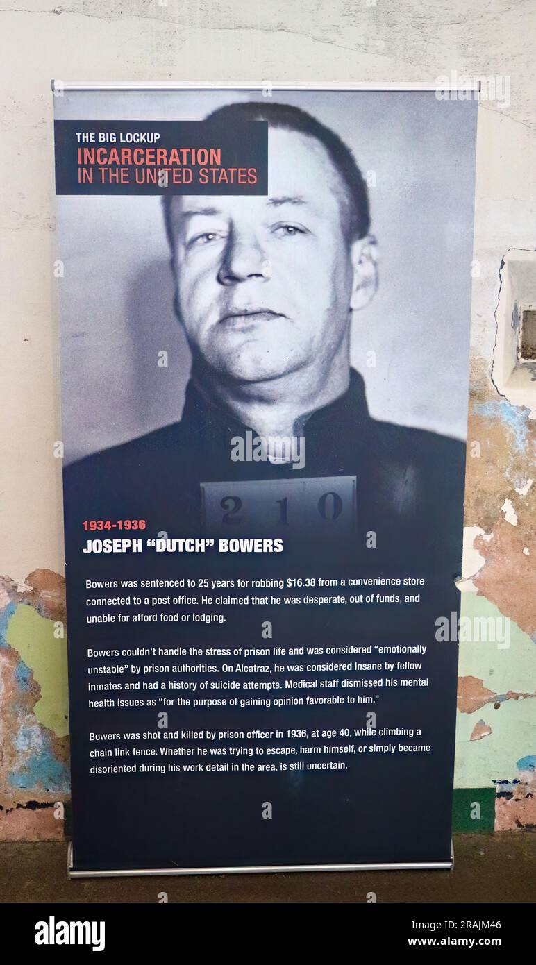 Panel avec l'histoire du détenu Joseph 'Dutch' Bowers incarcéré à partir de 1934-36 sur l'exposition du pénitencier fédéral d'Alcatraz San Francisco Californie USA Banque D'Images