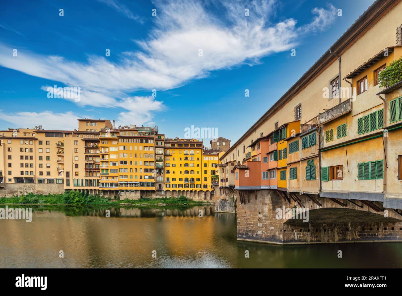 Florence Italie, vue sur la ville au pont Ponte Vecchio et à la rivière Arno, Toscane Italie Banque D'Images