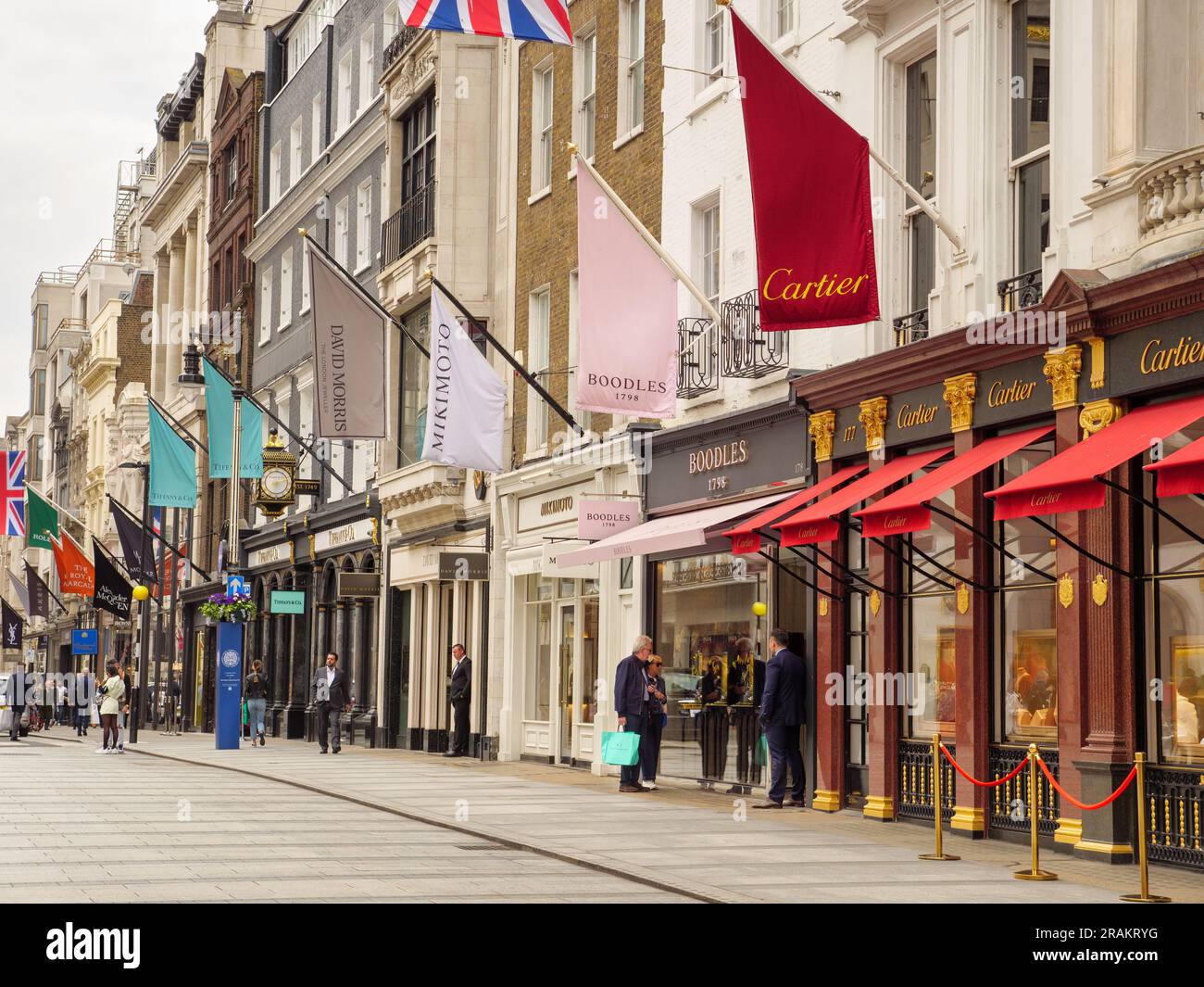 Boutiques haut de gamme de Bond Street, Londres, Royaume-Uni Banque D'Images