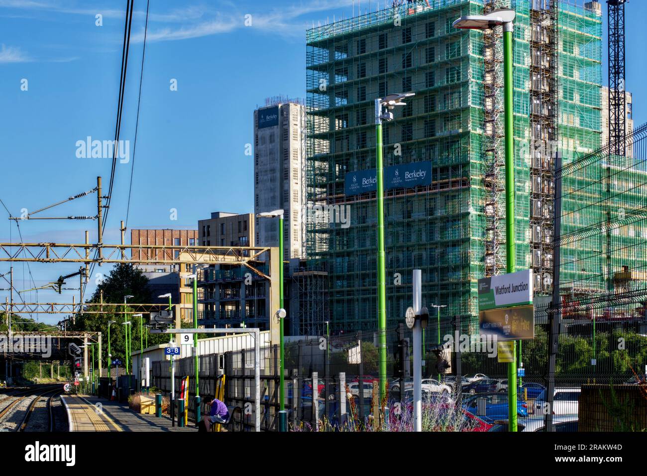 Berkeley Homes Eight Gardens chantier de construction de logements, Watford Junction Station, Watford, Hertfordshire, Angleterre, ROYAUME-UNI Banque D'Images