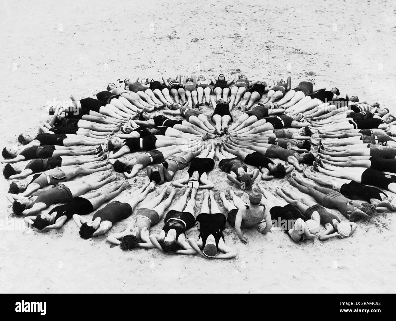 Mission Beach, Californie c. 1926 les membres du club de natation Eva