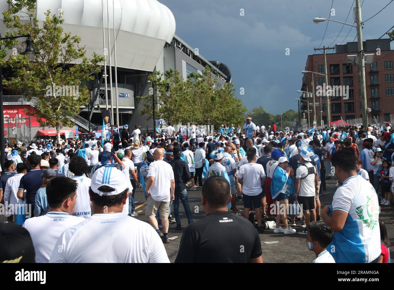 4 juillet 2023, Harrison, New Jersey, Etats-Unis: (SPO) fans dans l'humeur de l'indépendance pendant la coupe d'or de la CONCACAF: Guadalupe vs Guatemala. 04 juillet 2023, Harison, New Jersey, États-Unis : Les fans fêtent le jour de l'indépendance de 4 juillet avant le match de football entre Guadalupe et Guatmala, valable pour la partie 3rd de la coupe d'or de la CONCACAF, à la Red Bull Arena, à Harrison, mardi (04), tandis que les États-Unis célèbrent leur anniversaire de 247 comme l'indépendance obtenue de la Grande-Bretagne après la guerre d'indépendance. Credit: Niyi Fote/Thenews2 (Credit image: © Niyi Fote/TheNEWS2 via ZUMA Press Wire) USAGE ÉDITORIAL SEULEMENT! Non destiné aux États-Unis Banque D'Images