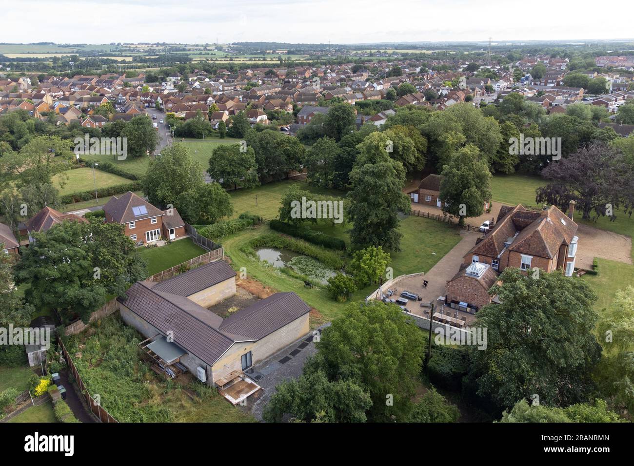 Une vue de la maison de Hannah Ingram-Moore, la fille du défunt capitaine Sir Tom Moore, à Marston Moretaine, Bedfordshire. La Fondation Captain Tom a cessé de prendre de l'argent aux donateurs après que les chefs de la planification ont ordonné qu'un bâtiment non autorisé dans la maison de la fille de la défunte collecte de fonds de charité soit démoli. Date de la photo : mercredi 5 juillet 2023. Banque D'Images