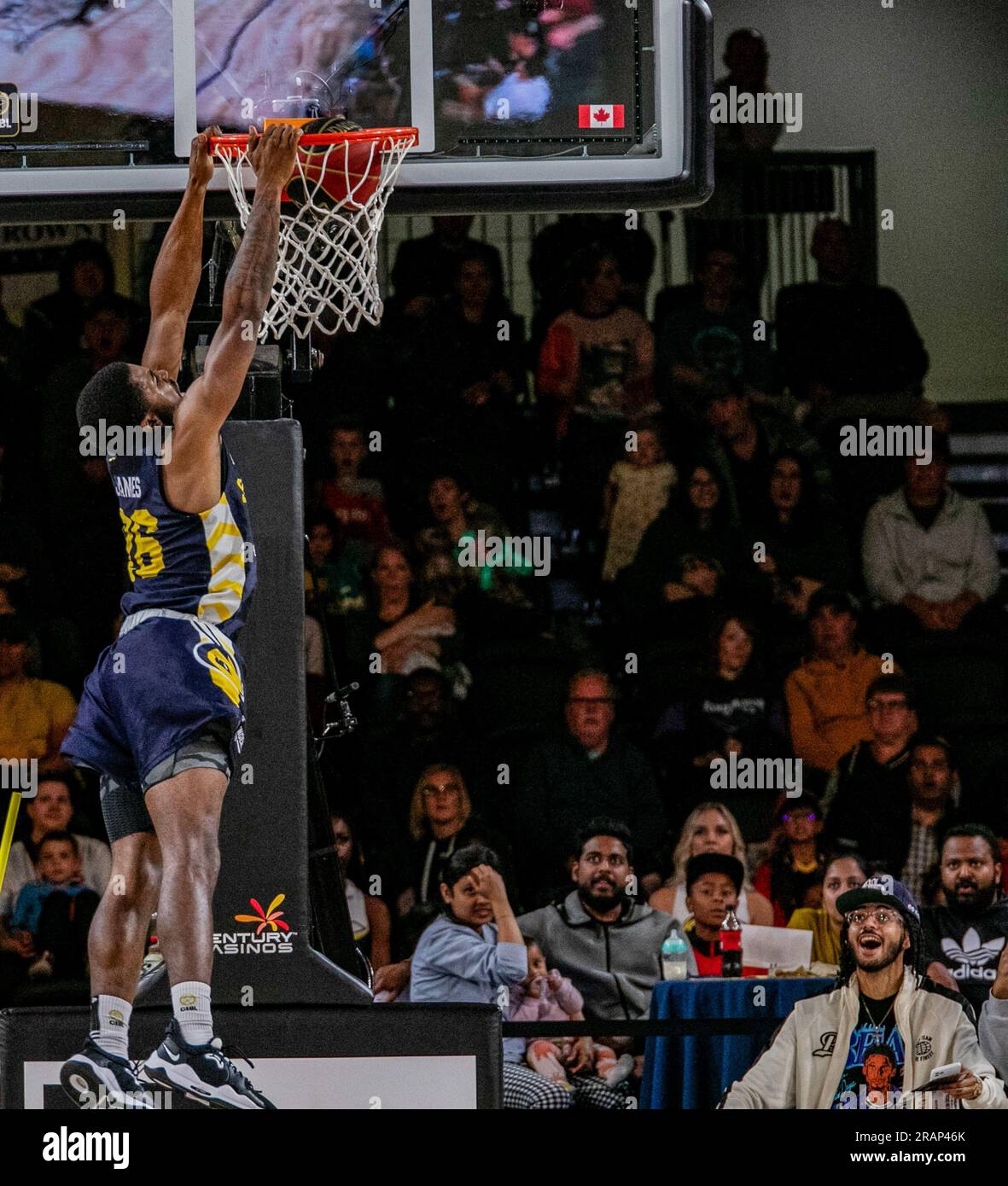 Edmonton, Canada. 03 juillet 2023. Edmonton Stingers 6'4' (26) Geoffrey James (G) claque un dunk en 2023 dans une action du CEBL contre les bandits de Vancouver. Vancouver bandits 92:78 Edmonton Stingers (photo Ron Palmer/SOPA Images/Sipa USA) crédit : SIPA USA/Alamy Live News Banque D'Images