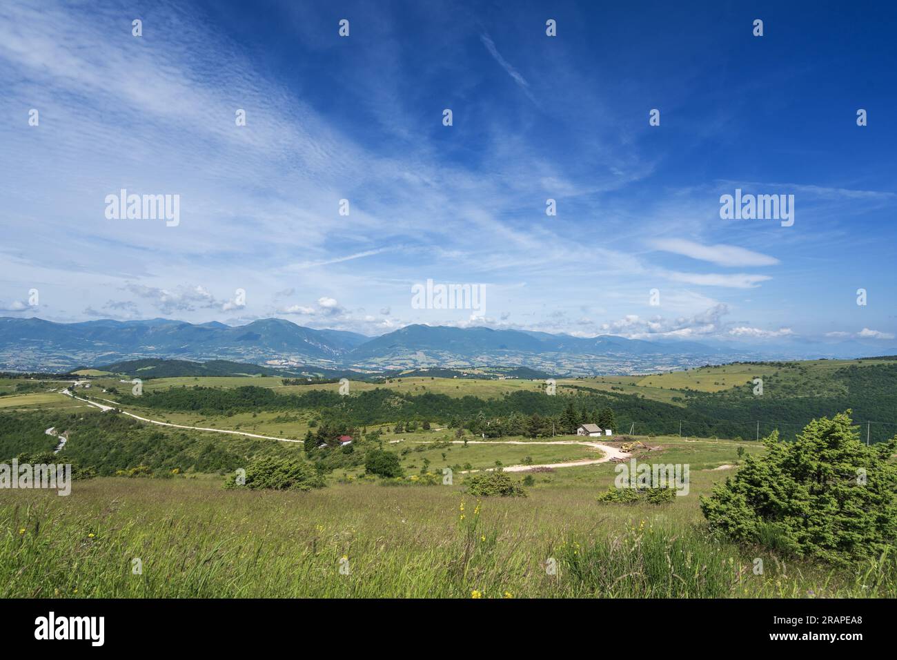 Vue de Villa d'Aria, fraction de Serrapetrona, Marches, Italie, Europe Banque D'Images