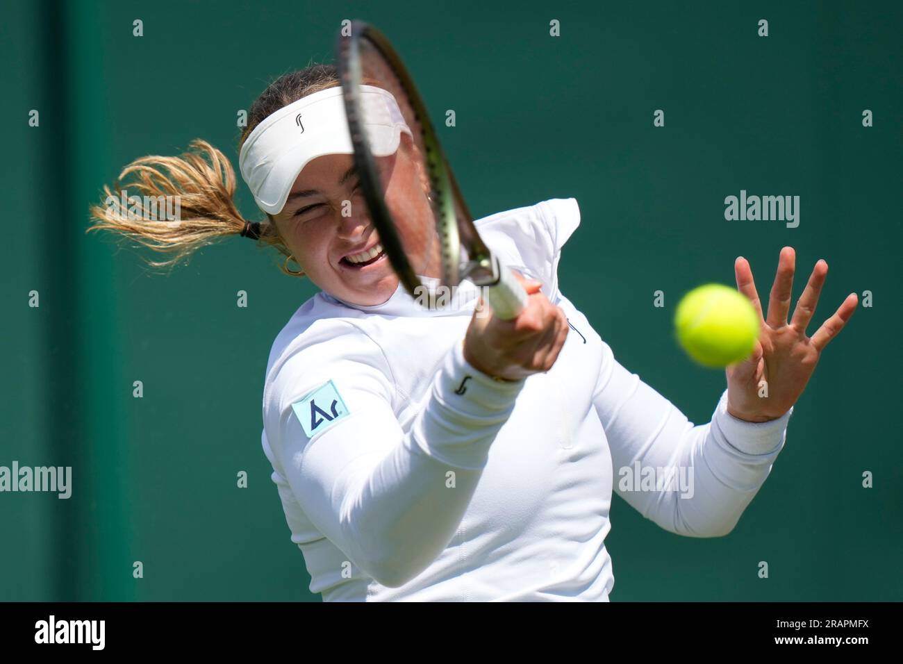 Sweden's Rebecca Peterson plays a return to Sloane Stephens of the US during the women's singles match on day three of the Wimbledon tennis championships in London, Wednesday, July 5, 2023. (AP Photo/Alastair Grant) Banque D'Images