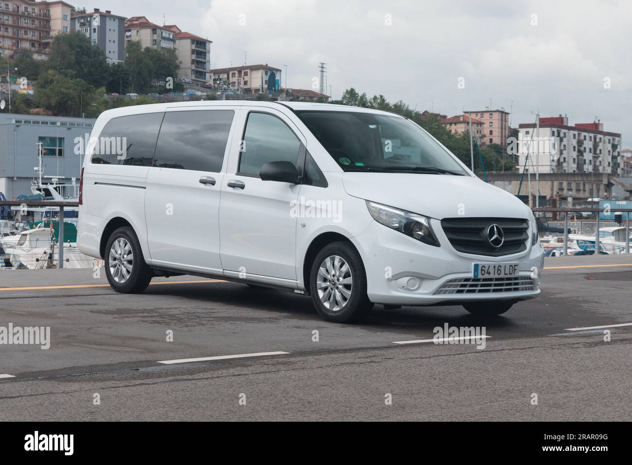 PASAIA, ESPAGNE-12 JUIN 2023 : Mercedes-Benz Vito Tourer, troisième génération (W447) Banque D'Images