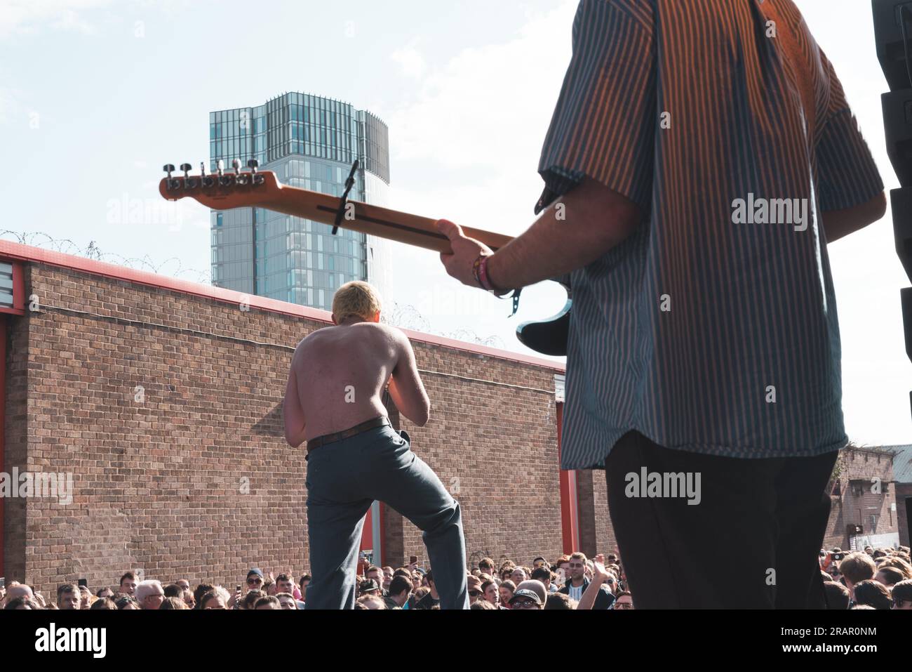 Le groupe Shame joue sur la scène de New Bird Street lors du Liverpool Soun City le 4 mai 2019. Banque D'Images