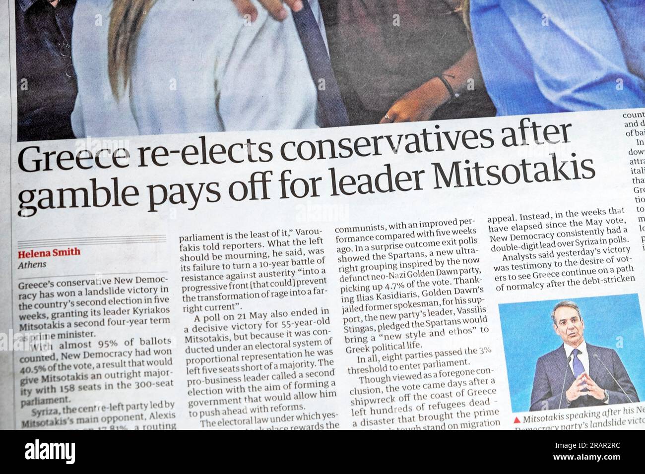 "La Grèce réélit les conservateurs après que le pari ait payé pour le leader Mitsotakis" Banque D'Images