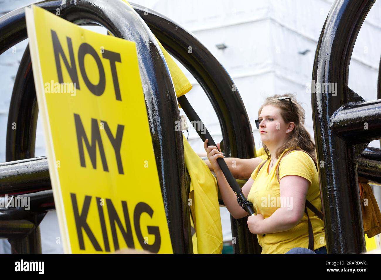 Edimbourg, Royaume-Uni, 5 juillet 2023 : manifestation Not My King près de la cathédrale St Giles, lieu du service du couronnement. Photo : DB Media Services / Alamy Live Banque D'Images