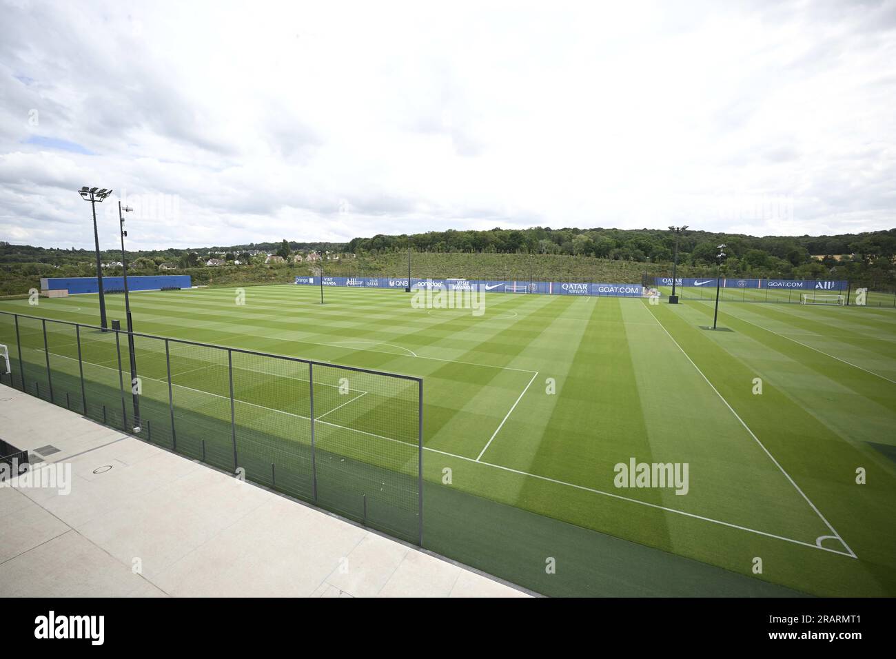 Poisy, France. 05 juillet 2023. Les terrains d'entraînement. Visite du nouveau centre d'entraînement du club de football du PSG Paris Saint-Germain, le 5 juillet 2023 à Poissy, à environ 30kms à l'ouest de Paris, France. Photo Eliot Blondet/ABACAPRESS.COM crédit : Abaca Press/Alamy Live News Banque D'Images