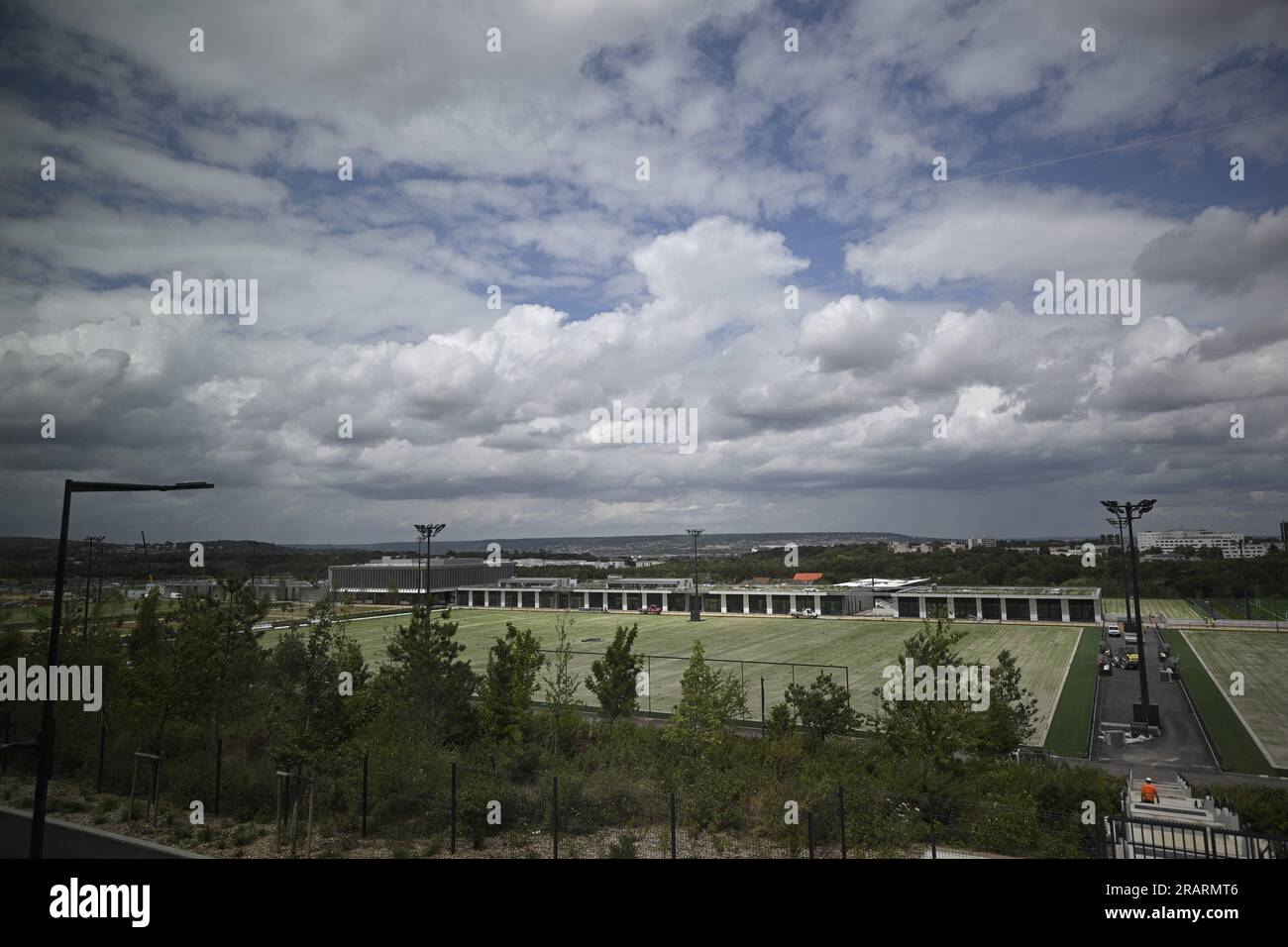 Poisy, France. 05 juillet 2023. Les terrains d'entraînement. Visite du nouveau centre d'entraînement du club de football du PSG Paris Saint-Germain, le 5 juillet 2023 à Poissy, à environ 30kms à l'ouest de Paris, France. Photo Eliot Blondet/ABACAPRESS.COM crédit : Abaca Press/Alamy Live News Banque D'Images