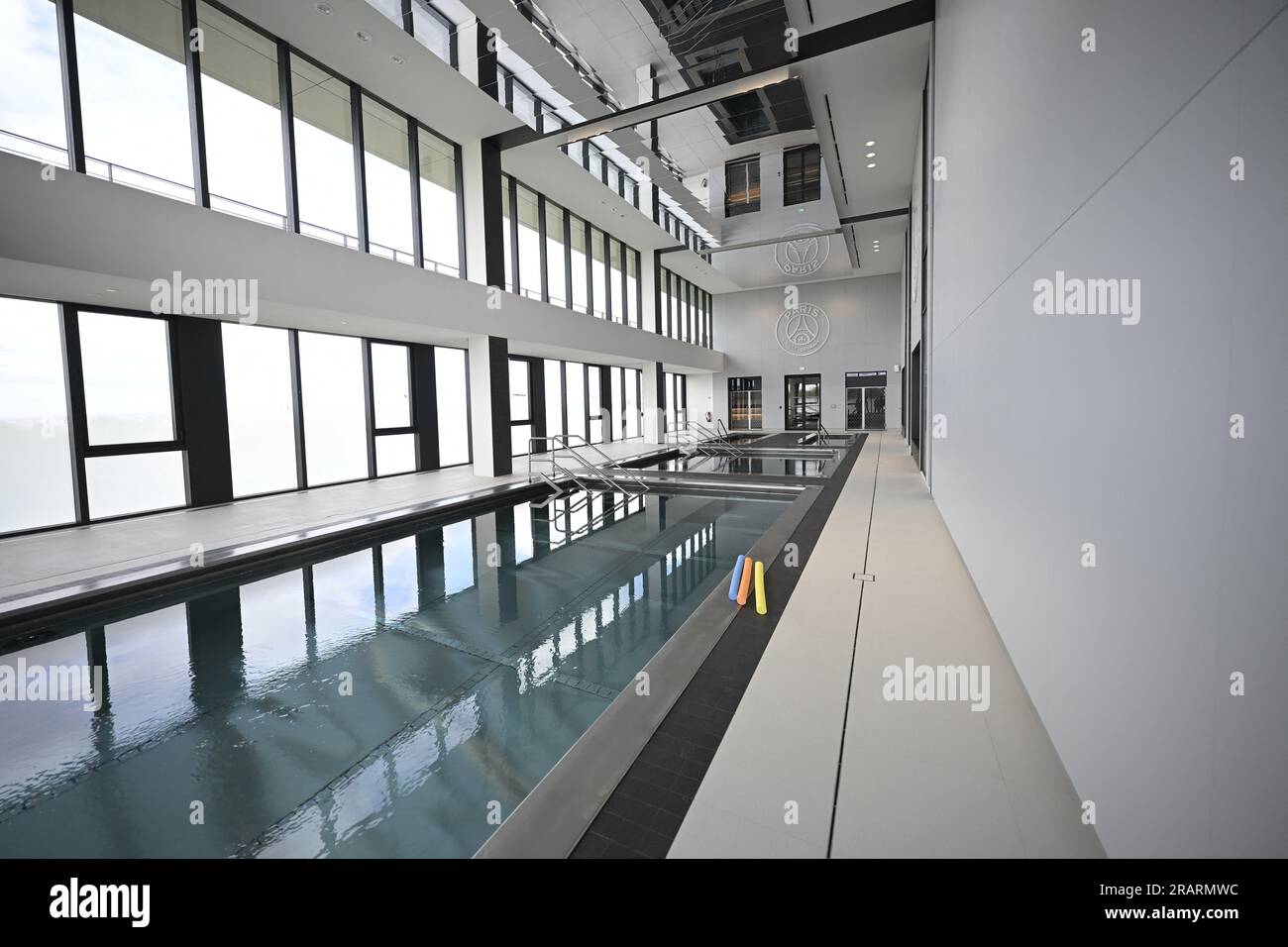 Poisy, France. 05 juillet 2023. Salle de balnéothérapie. Visite du nouveau centre d'entraînement du club de football du PSG Paris Saint-Germain, le 5 juillet 2023 à Poissy, à environ 30kms à l'ouest de Paris, France. Photo Eliot Blondet/ABACAPRESS.COM crédit : Abaca Press/Alamy Live News Banque D'Images