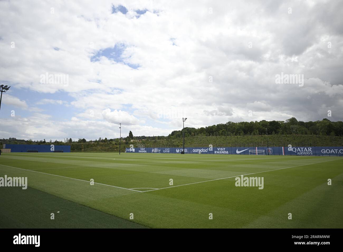 Poisy, France. 05 juillet 2023. Les terrains d'entraînement. Visite du nouveau centre d'entraînement du club de football du PSG Paris Saint-Germain, le 5 juillet 2023 à Poissy, à environ 30kms à l'ouest de Paris, France. Photo Eliot Blondet/ABACAPRESS.COM crédit : Abaca Press/Alamy Live News Banque D'Images