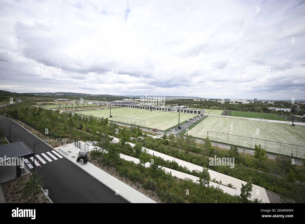 Poisy, France. 05 juillet 2023. Les terrains d'entraînement. Visite du nouveau centre d'entraînement du club de football du PSG Paris Saint-Germain, le 5 juillet 2023 à Poissy, à environ 30kms à l'ouest de Paris, France. Photo Eliot Blondet/ABACAPRESS.COM crédit : Abaca Press/Alamy Live News Banque D'Images