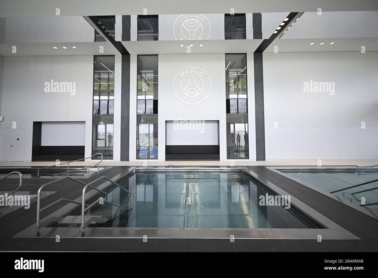 Poisy, France. 05 juillet 2023. Salle de balnéothérapie. Visite du nouveau centre d'entraînement du club de football du PSG Paris Saint-Germain, le 5 juillet 2023 à Poissy, à environ 30kms à l'ouest de Paris, France. Photo Eliot Blondet/ABACAPRESS.COM crédit : Abaca Press/Alamy Live News Banque D'Images