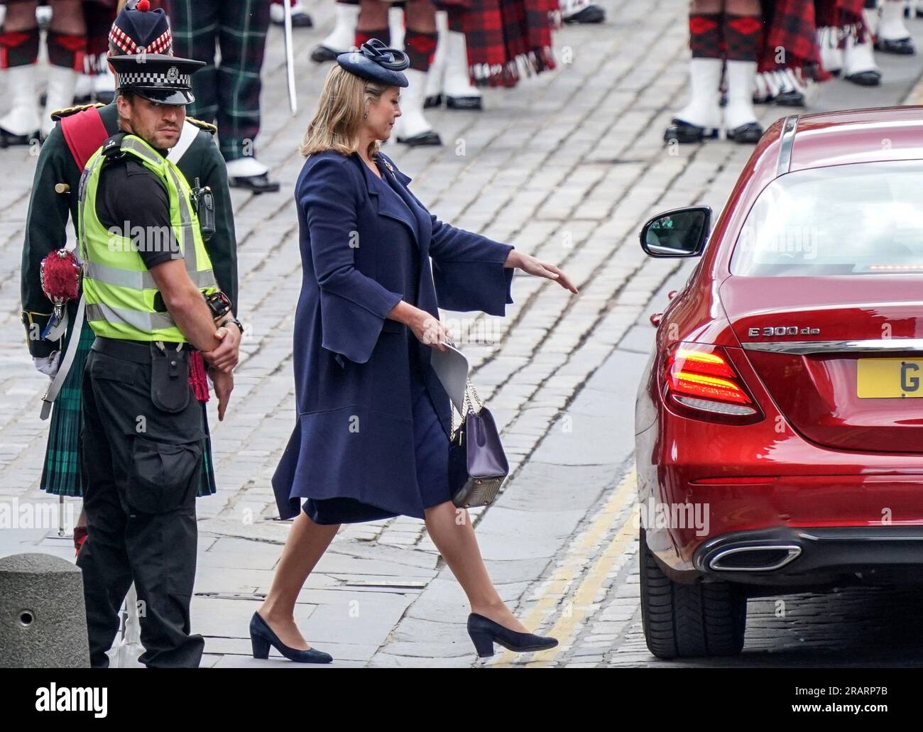 Le leader de la Chambre des communes Penny Mordaunt quitte la cathédrale St Giles après le service national de Thanksgiving et la dédicace du roi Charles III et de la reine Camilla, et la remise des honneurs d'Écosse. Date de la photo : mercredi 5 juillet 2023. Banque D'Images