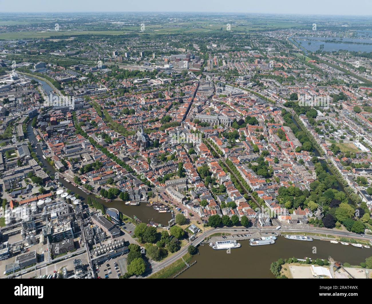 Photo aérienne Drone : marché enchanteur de Gouda et paysage urbain Banque D'Images