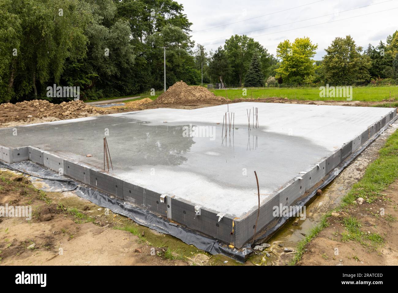 Chape en béton pour fondations pour la construction d'une maison Banque D'Images