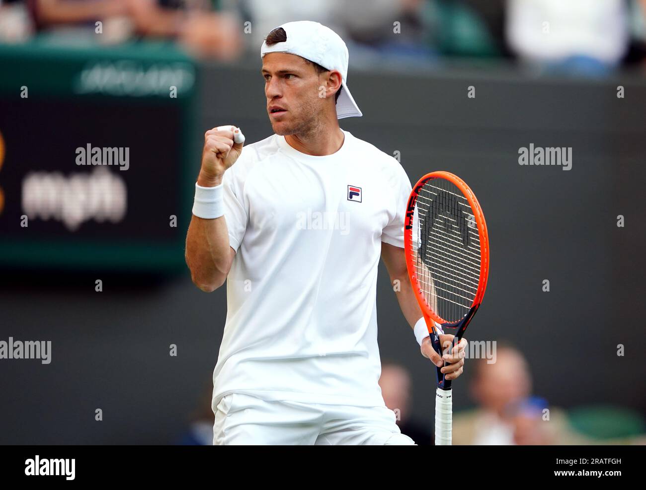 Diego Schwartzman réagit lors de son match contre Jannik Sinner le troisième jour des Championnats de Wimbledon 2023 au All England Lawn tennis and Croquet Club à Wimbledon. Date de la photo : mercredi 5 juillet 2023. Banque D'Images