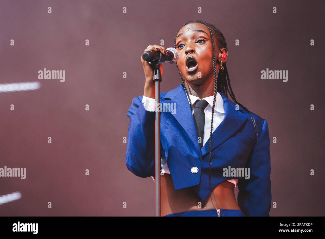 Roskilde, Danemark. 29 juin 2023. Le chanteur et rappeur congolais-belge Lous et les Yakuza donnent un concert live lors du festival de musique danois Roskilde Festival 2023 à Roskilde. (Crédit photo : Gonzales photo - Peter Troest). Banque D'Images