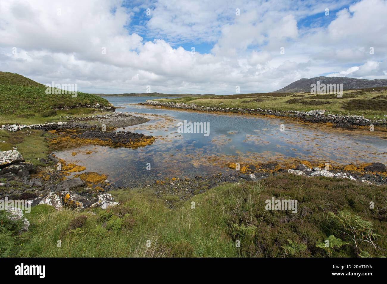 Baie abritée à Locheport, Clachan Burrabhal, Uist, North Uist, Hébrides, Hébrides extérieures, Îles occidentales, Écosse, Royaume-Uni, Grande-Bretagne Banque D'Images