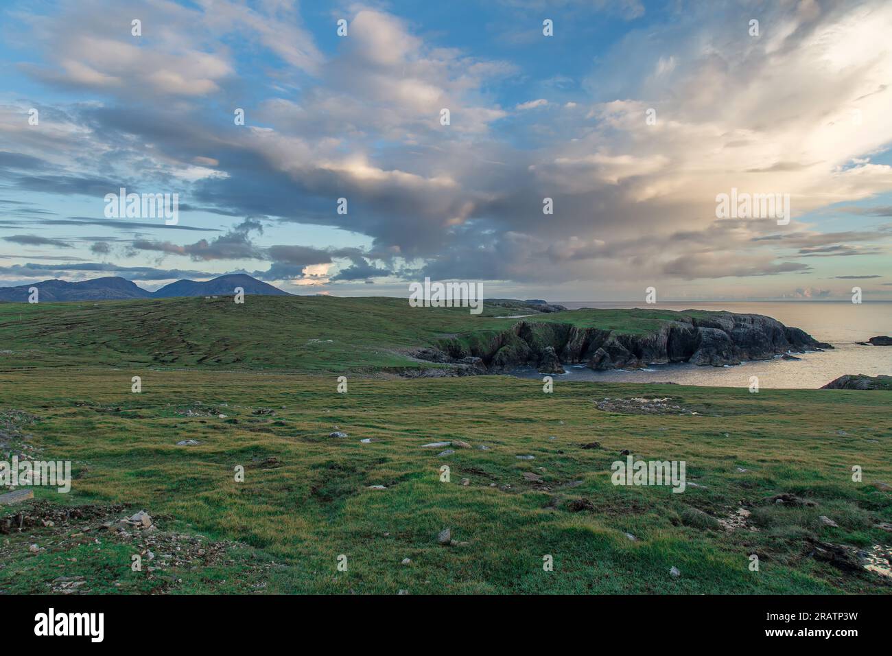 Vue sur la côte depuis Gallan Head, Uig, Lewis, île de Lewis, Hébrides, Hébrides extérieures, Îles occidentales, Écosse, Royaume-Uni, Grande-Bretagne Banque D'Images