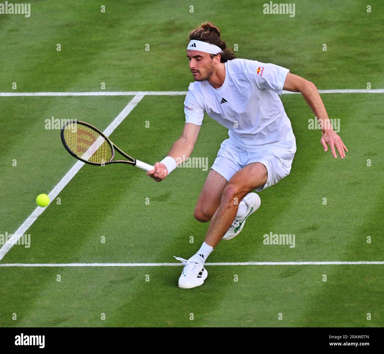 Londres, GBR. 05 juillet 2023. Londres Wimbledon Championships Day 3 05//07/2023 Stefanos Tsitsipas (GRE) remporte le match de premier tour crédit : Roger Parker/Alamy Live News Banque D'Images